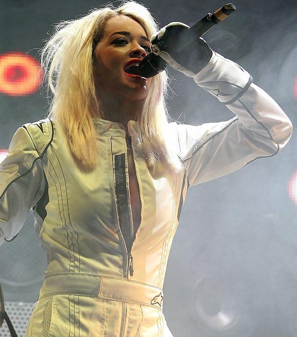 Rita Ora Titslip