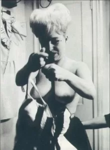 barbara windsor topless in early glamour shoot